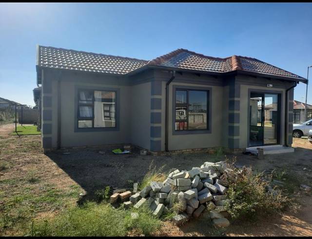 2 BEDROOM HOUSE FOR SALE IN VANDERBIJLPARK CE7